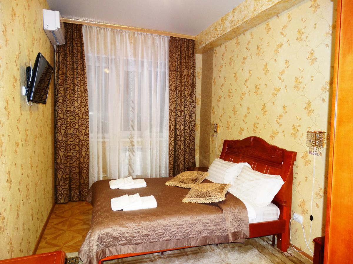 Gostinitsa "Absolut" Hotel Arsenyev Exterior photo